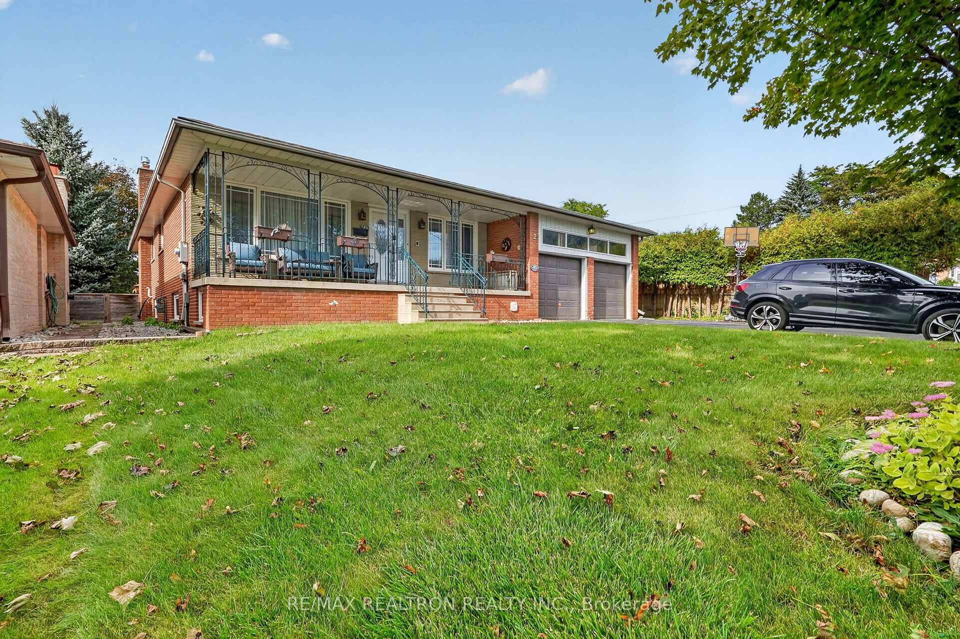 Photo 4 of 2 Captain Armstrong Lane, Markham, Sherwood-Amberglen — HOMEH