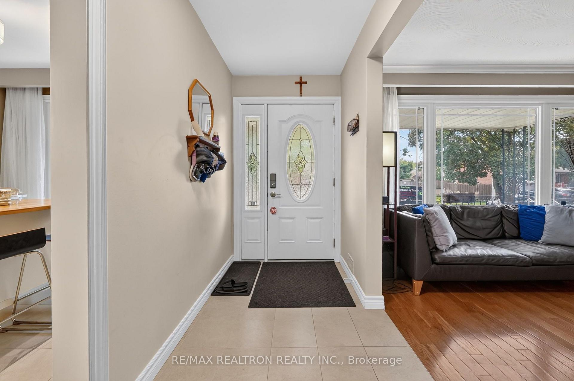 Photo 15 of 2 Captain Armstrong Lane, Markham, Sherwood-Amberglen — HOMEH