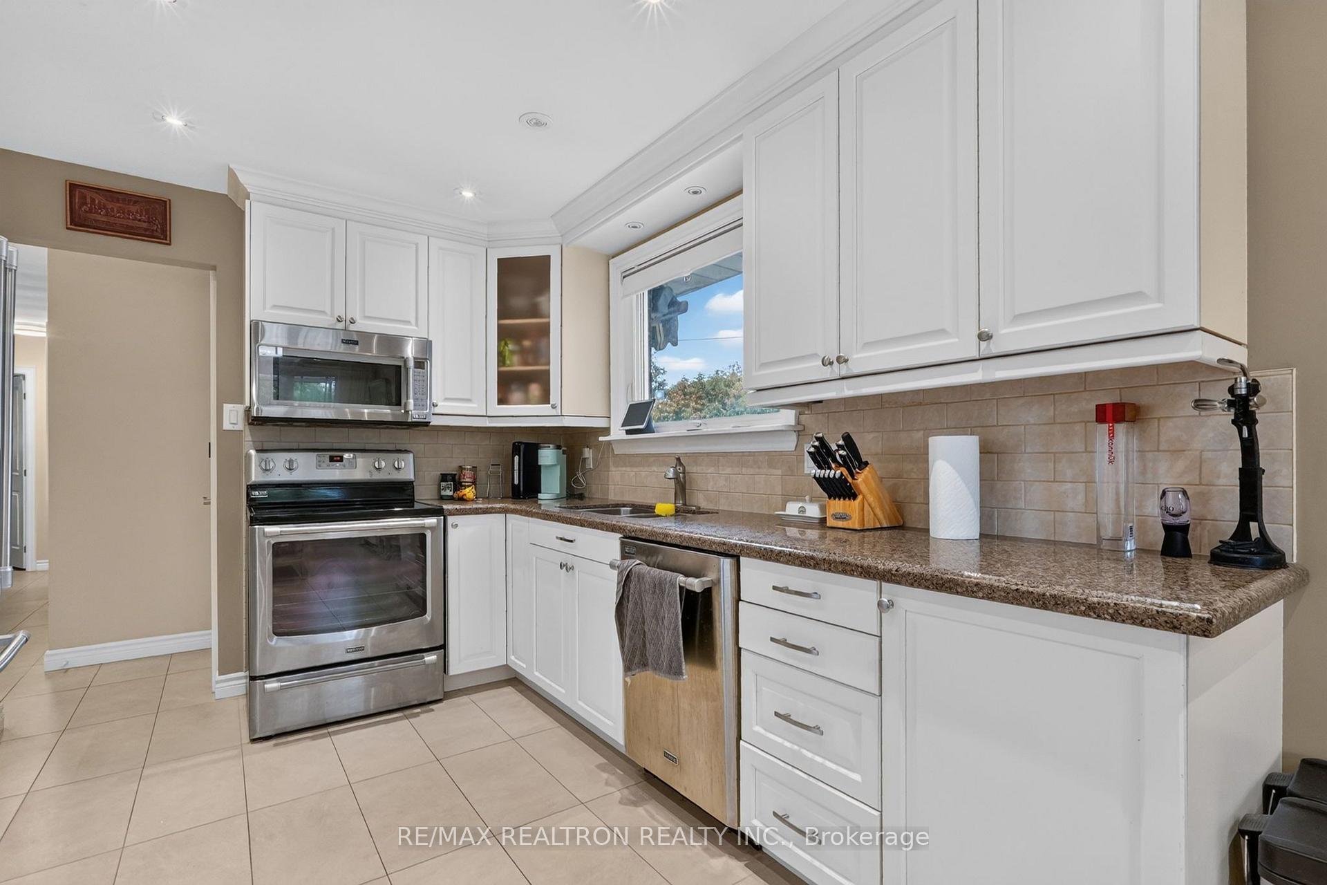 Photo 19 of 2 Captain Armstrong Lane, Markham, Sherwood-Amberglen — HOMEH