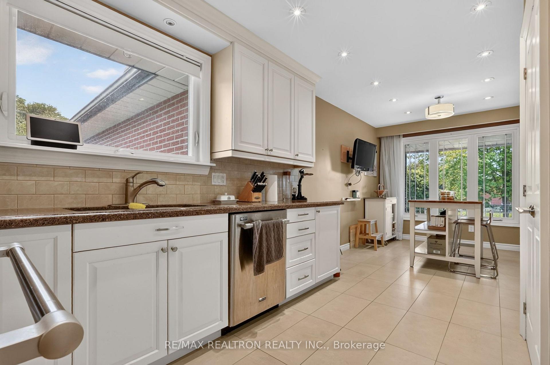 Photo 21 of 2 Captain Armstrong Lane, Markham, Sherwood-Amberglen — HOMEH