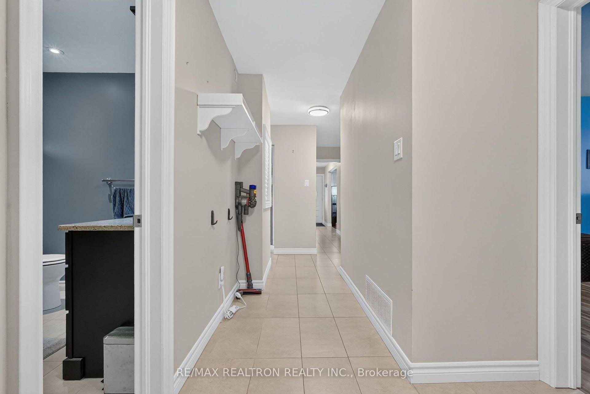 Photo 27 of 2 Captain Armstrong Lane, Markham, Sherwood-Amberglen — HOMEH