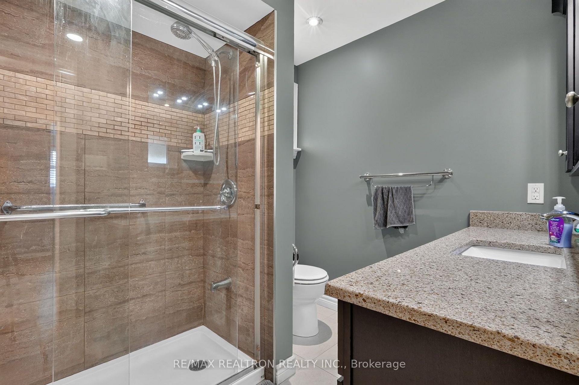 Photo 32 of 2 Captain Armstrong Lane, Markham, Sherwood-Amberglen — HOMEH