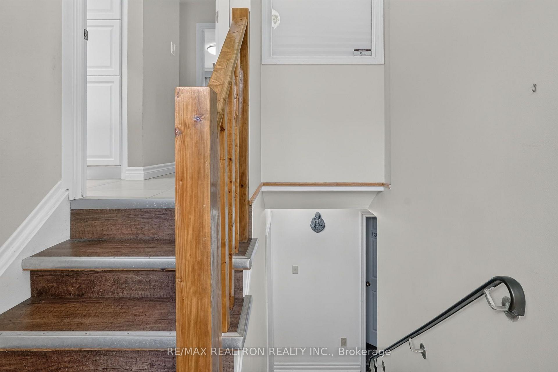 Photo 35 of 2 Captain Armstrong Lane, Markham, Sherwood-Amberglen — HOMEH