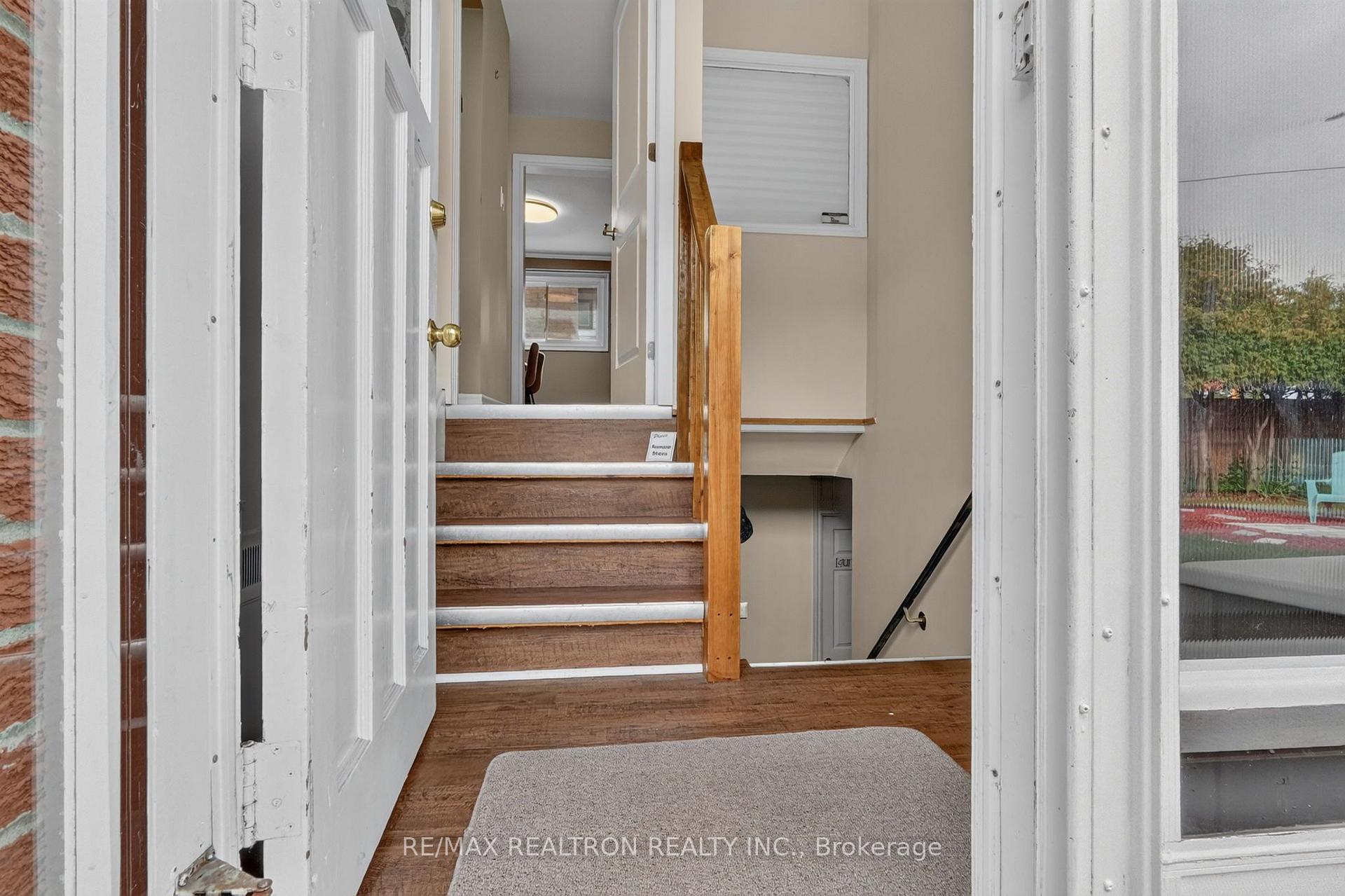 Photo 36 of 2 Captain Armstrong Lane, Markham, Sherwood-Amberglen — HOMEH