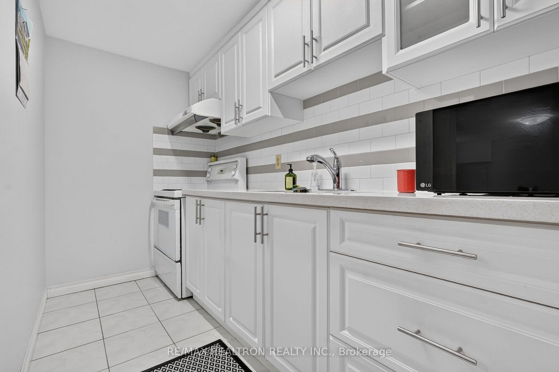 Photo 42 of 2 Captain Armstrong Lane, Markham, Sherwood-Amberglen — HOMEH