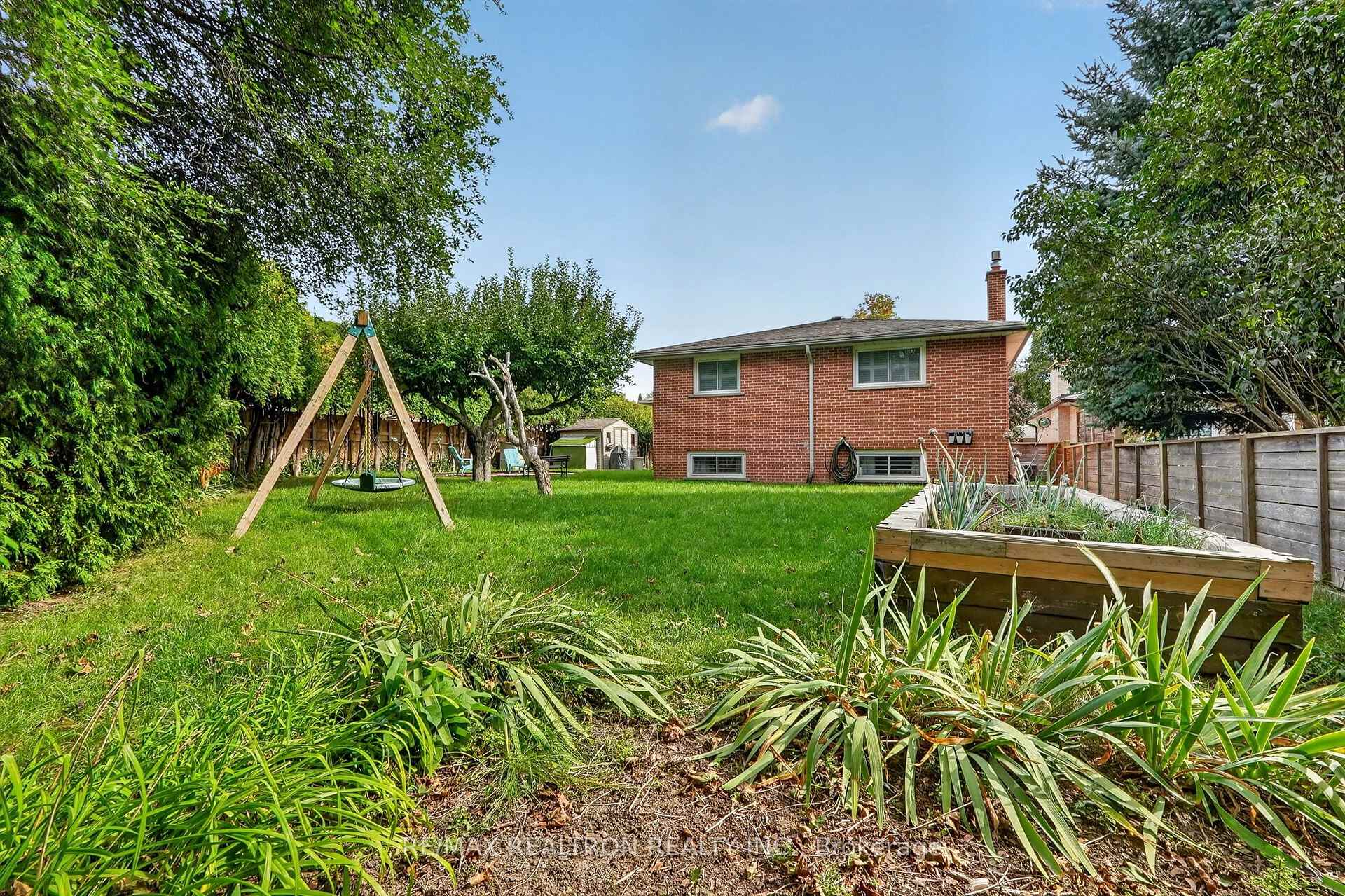 Photo 50 of 2 Captain Armstrong Lane, Markham, Sherwood-Amberglen — HOMEH