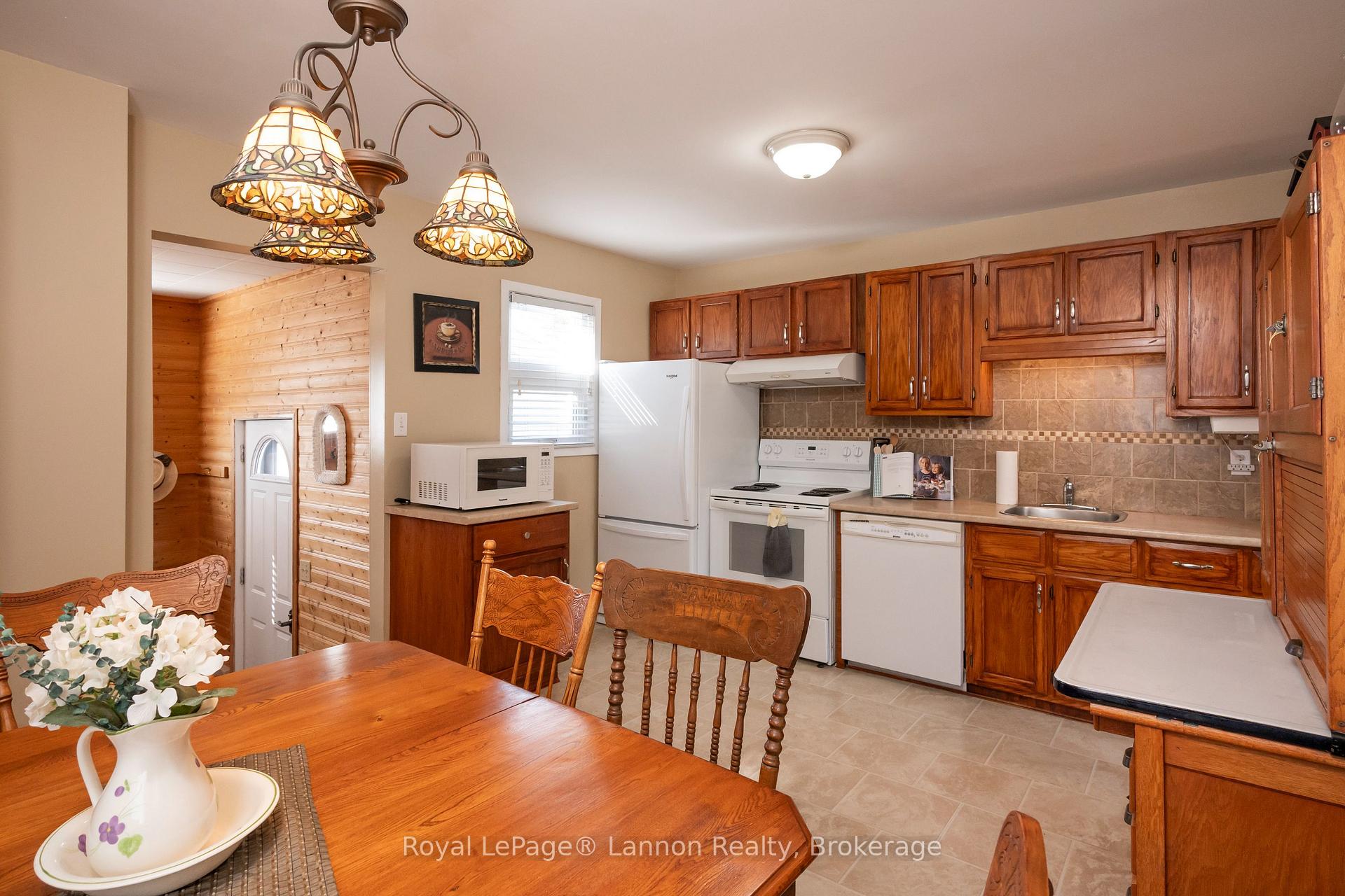 Photo 15 of 234 Christina Street E, Thunder Bay, Westfort — HOMEH
