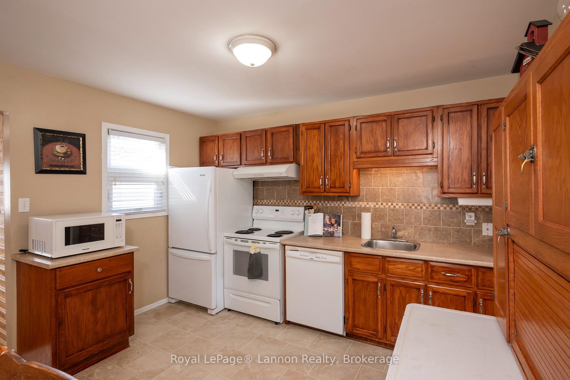 Photo 16 of 234 Christina Street E, Thunder Bay, Westfort — HOMEH