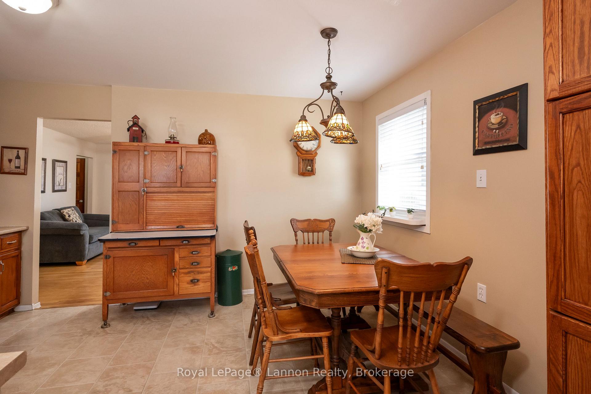 Photo 17 of 234 Christina Street E, Thunder Bay, Westfort — HOMEH