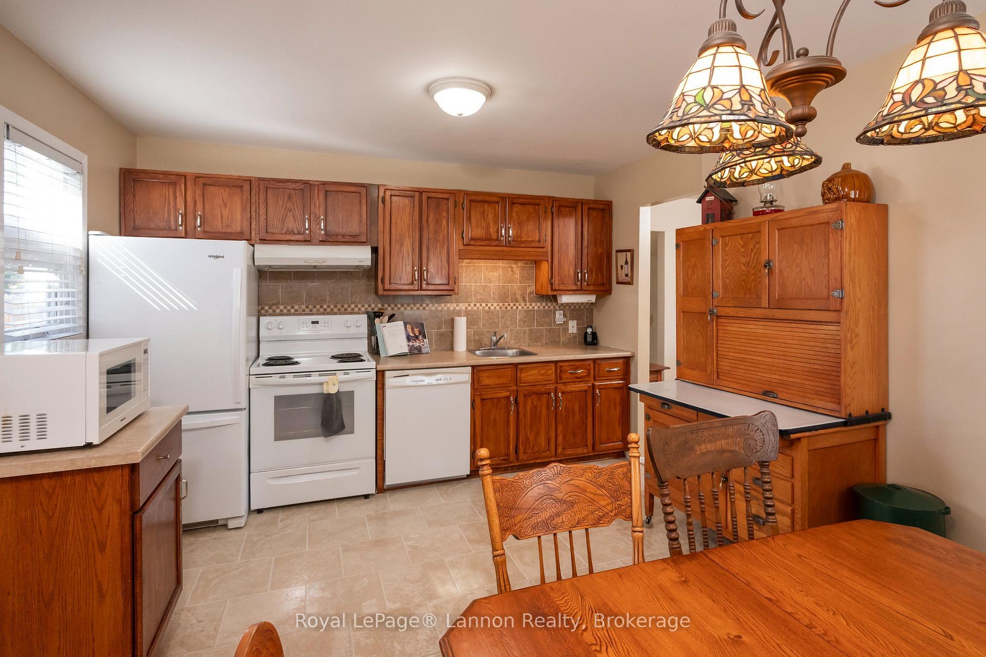 Photo 18 of 234 Christina Street E, Thunder Bay, Westfort — HOMEH