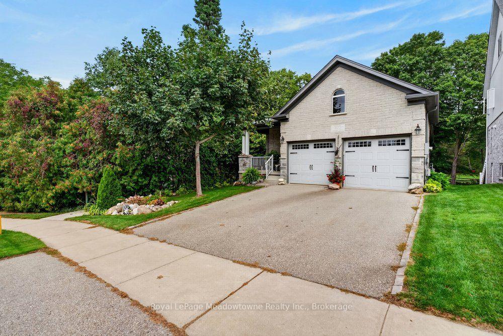 Photo 3 of 100 Sammon Drive, Guelph/Eramosa, Rockwood — HOMEH