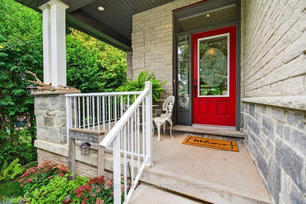 Photo 5 of 100 Sammon Drive, Guelph/Eramosa, Rockwood — HOMEH