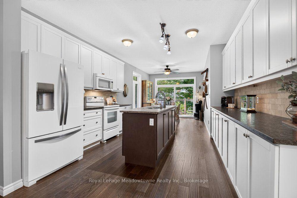 Photo 13 of 100 Sammon Drive, Guelph/Eramosa, Rockwood — HOMEH
