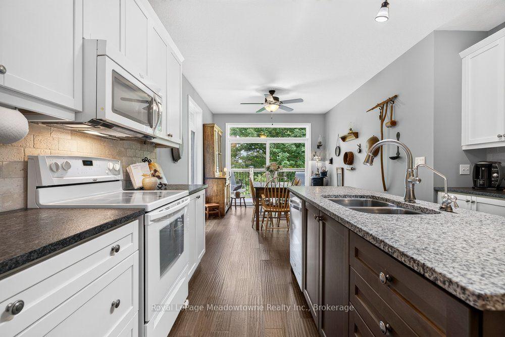 Photo 14 of 100 Sammon Drive, Guelph/Eramosa, Rockwood — HOMEH