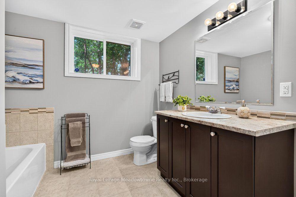 Photo 43 of 100 Sammon Drive, Guelph/Eramosa, Rockwood — HOMEH