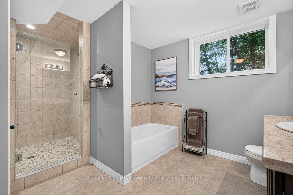 Photo 44 of 100 Sammon Drive, Guelph/Eramosa, Rockwood — HOMEH
