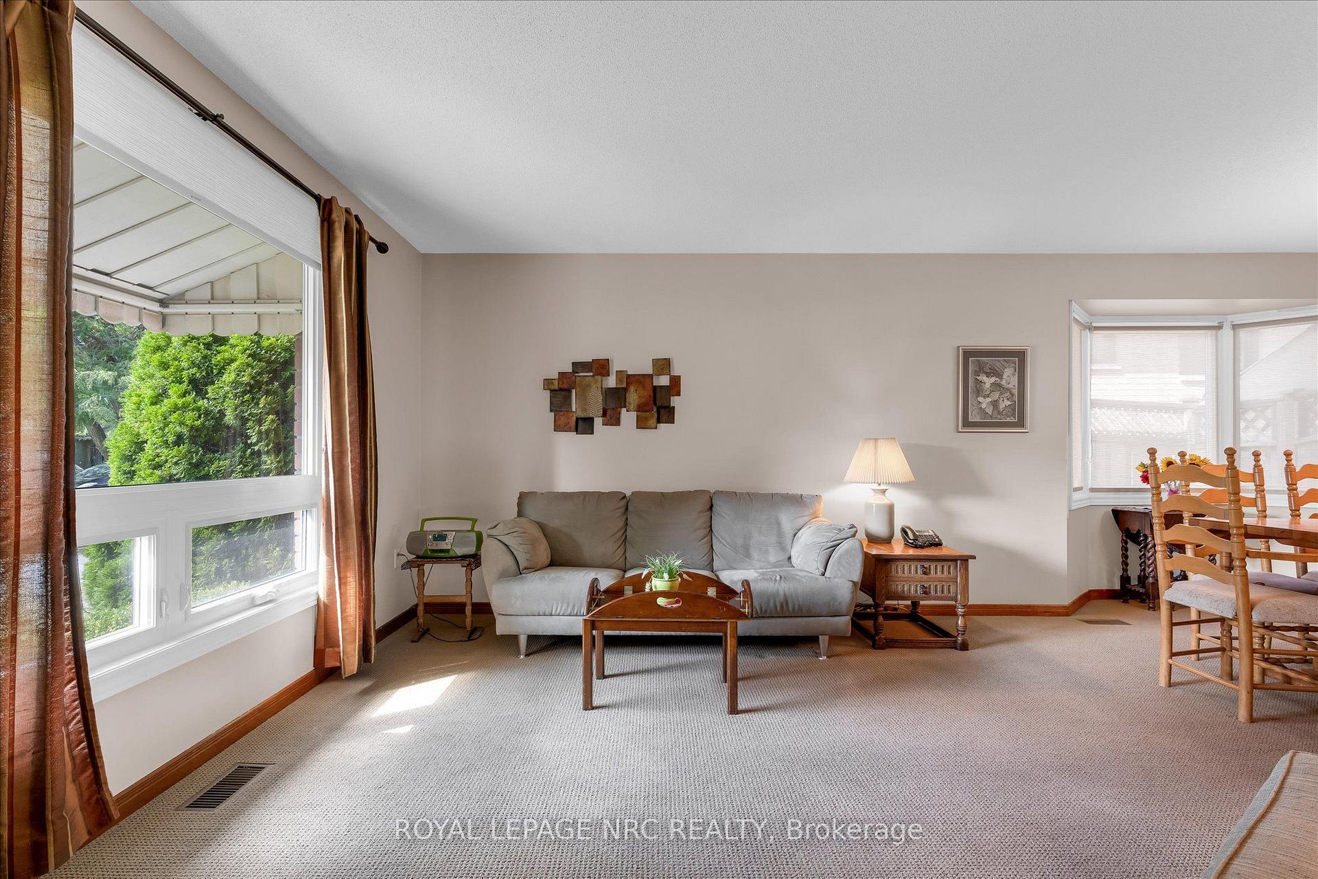 Photo 5 of 14 Andrea Drive, St. Catharines, Rykert/Vansickle — HOMEH
