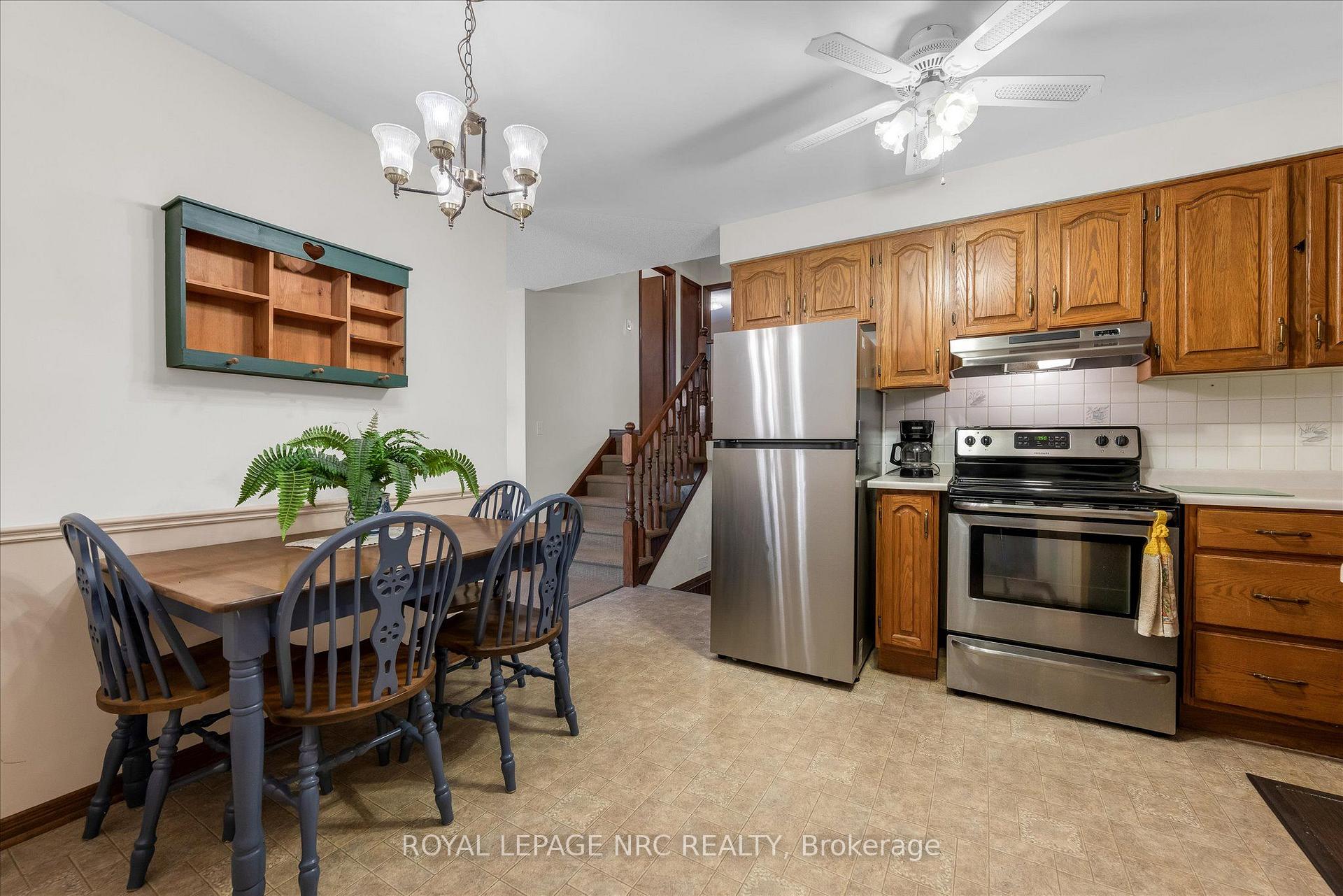 Photo 8 of 14 Andrea Drive, St. Catharines, Rykert/Vansickle — HOMEH
