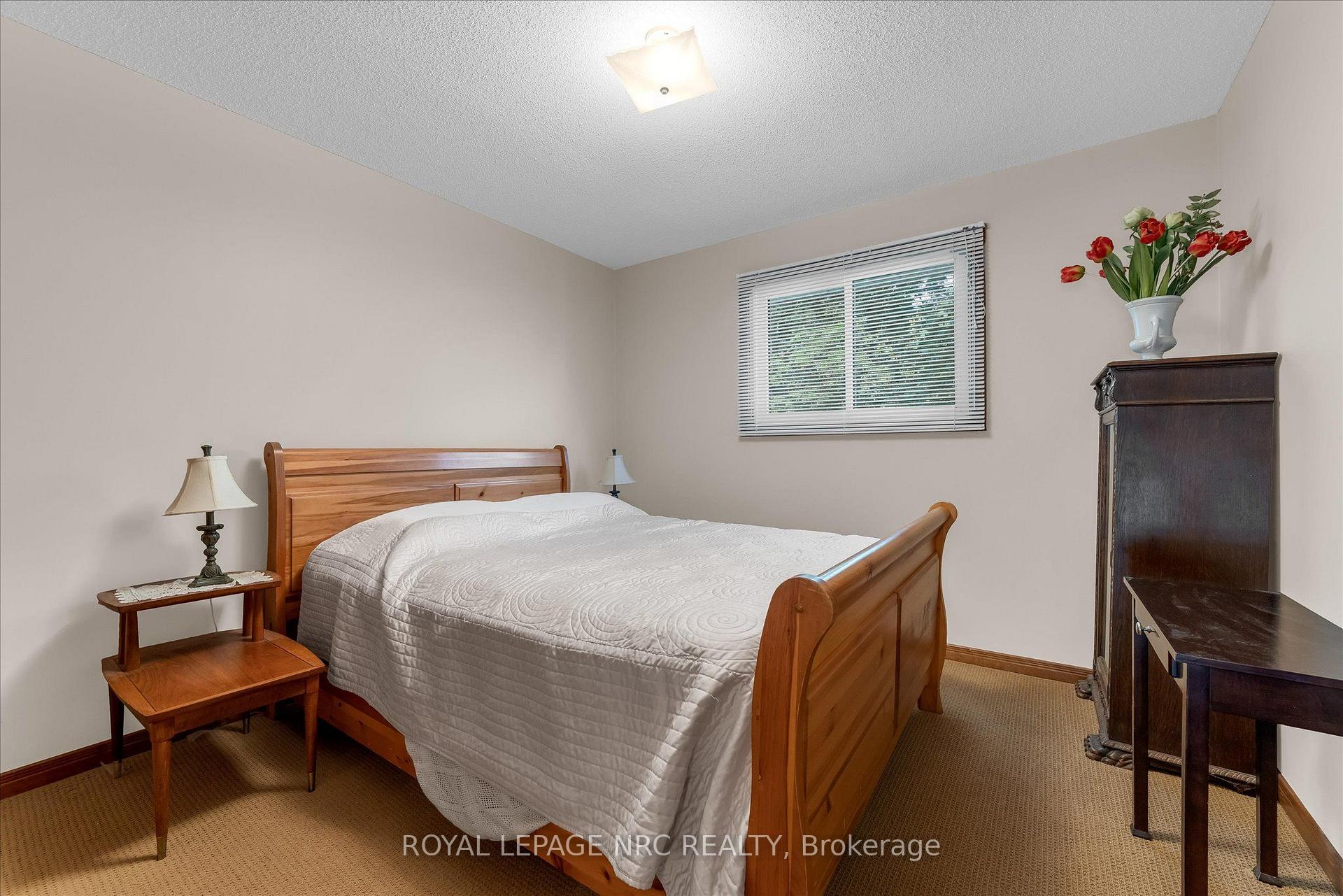 Photo 12 of 14 Andrea Drive, St. Catharines, Rykert/Vansickle — HOMEH