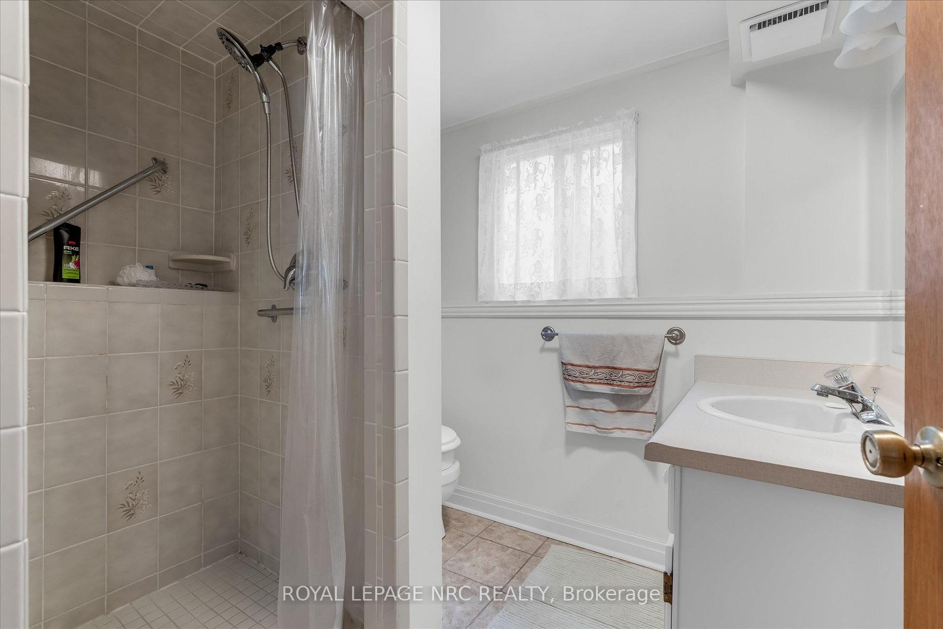Photo 22 of 14 Andrea Drive, St. Catharines, Rykert/Vansickle — HOMEH