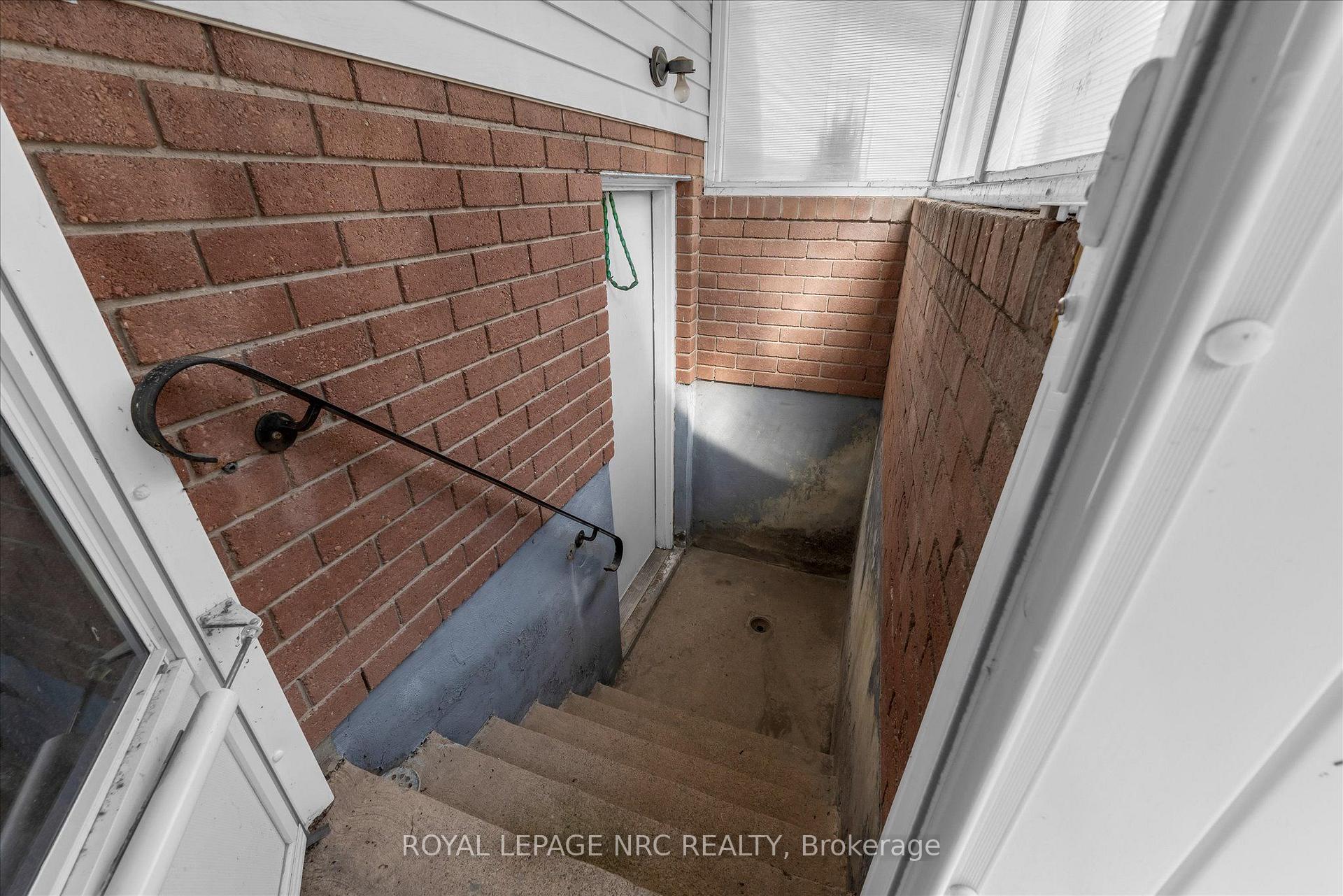 Photo 27 of 14 Andrea Drive, St. Catharines, Rykert/Vansickle — HOMEH