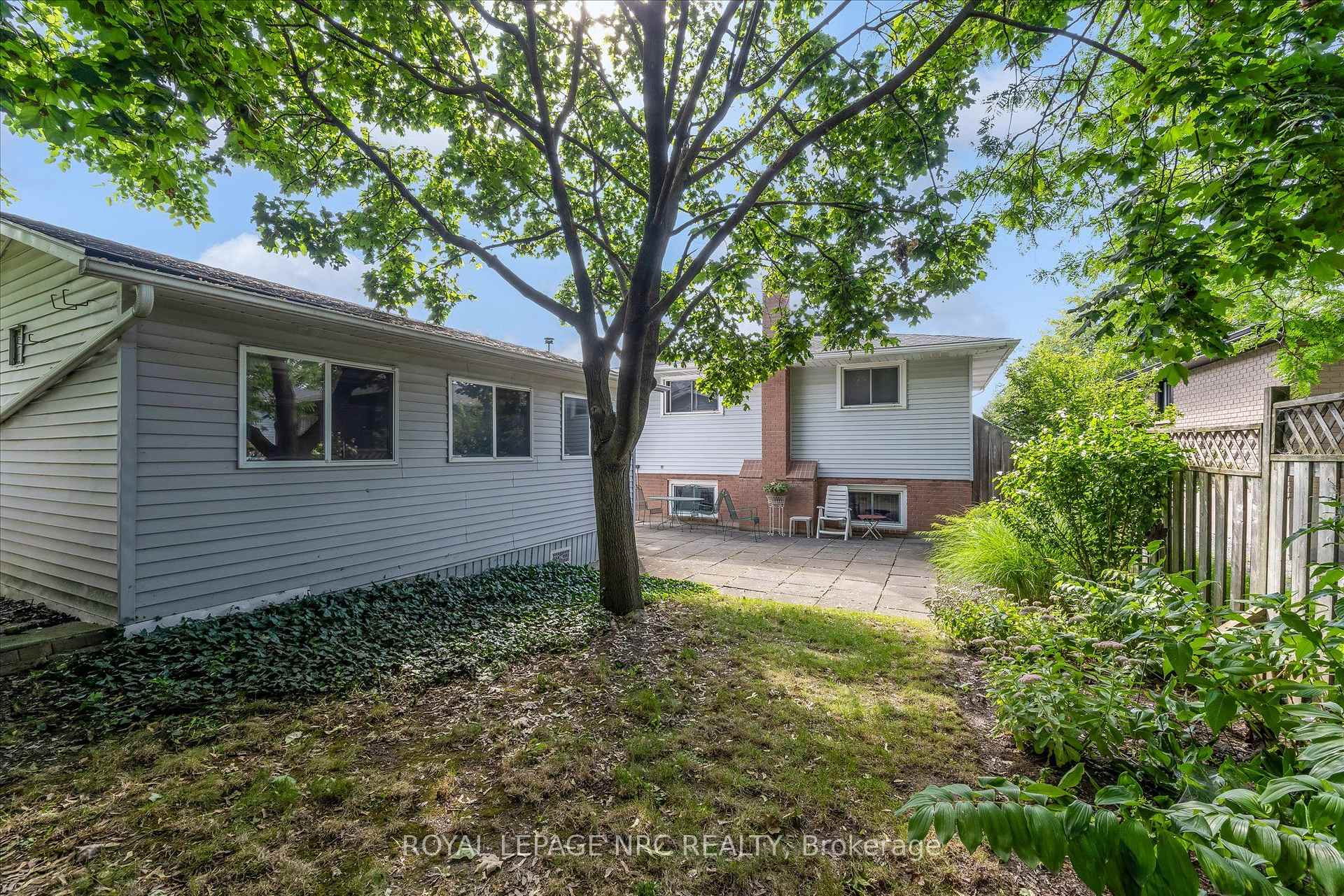 Photo 32 of 14 Andrea Drive, St. Catharines, Rykert/Vansickle — HOMEH