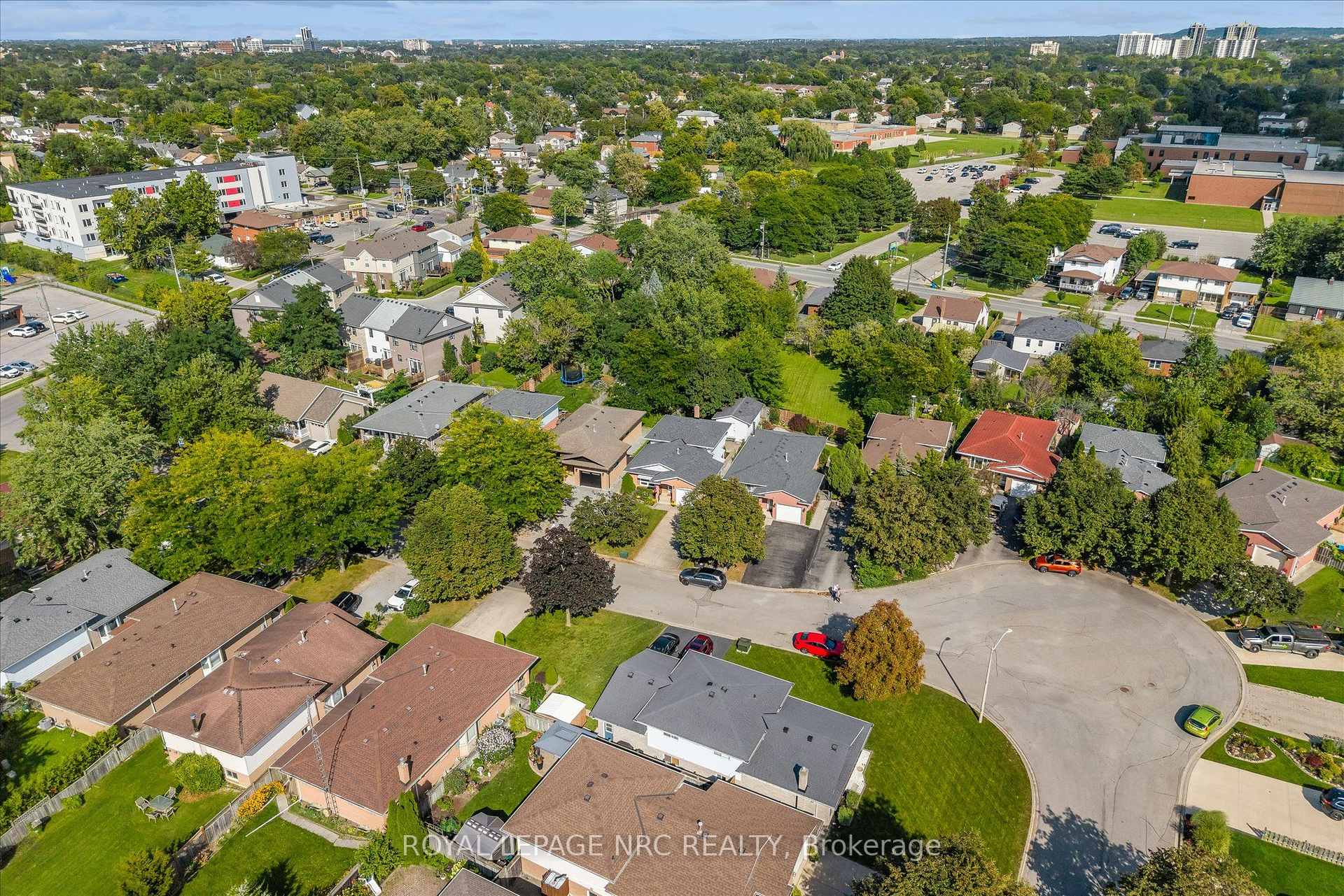 Photo 36 of 14 Andrea Drive, St. Catharines, Rykert/Vansickle — HOMEH