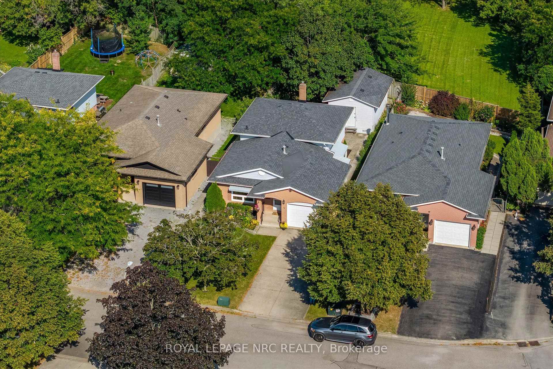 Photo 37 of 14 Andrea Drive, St. Catharines, Rykert/Vansickle — HOMEH
