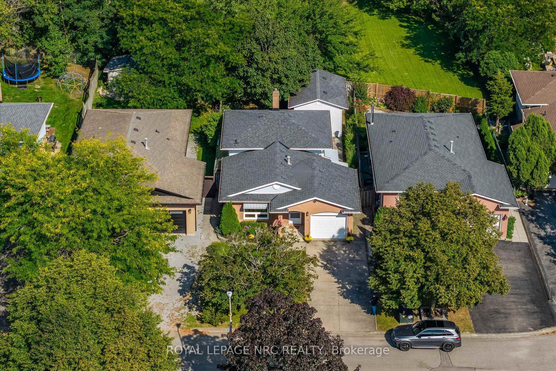 Photo 38 of 14 Andrea Drive, St. Catharines, Rykert/Vansickle — HOMEH