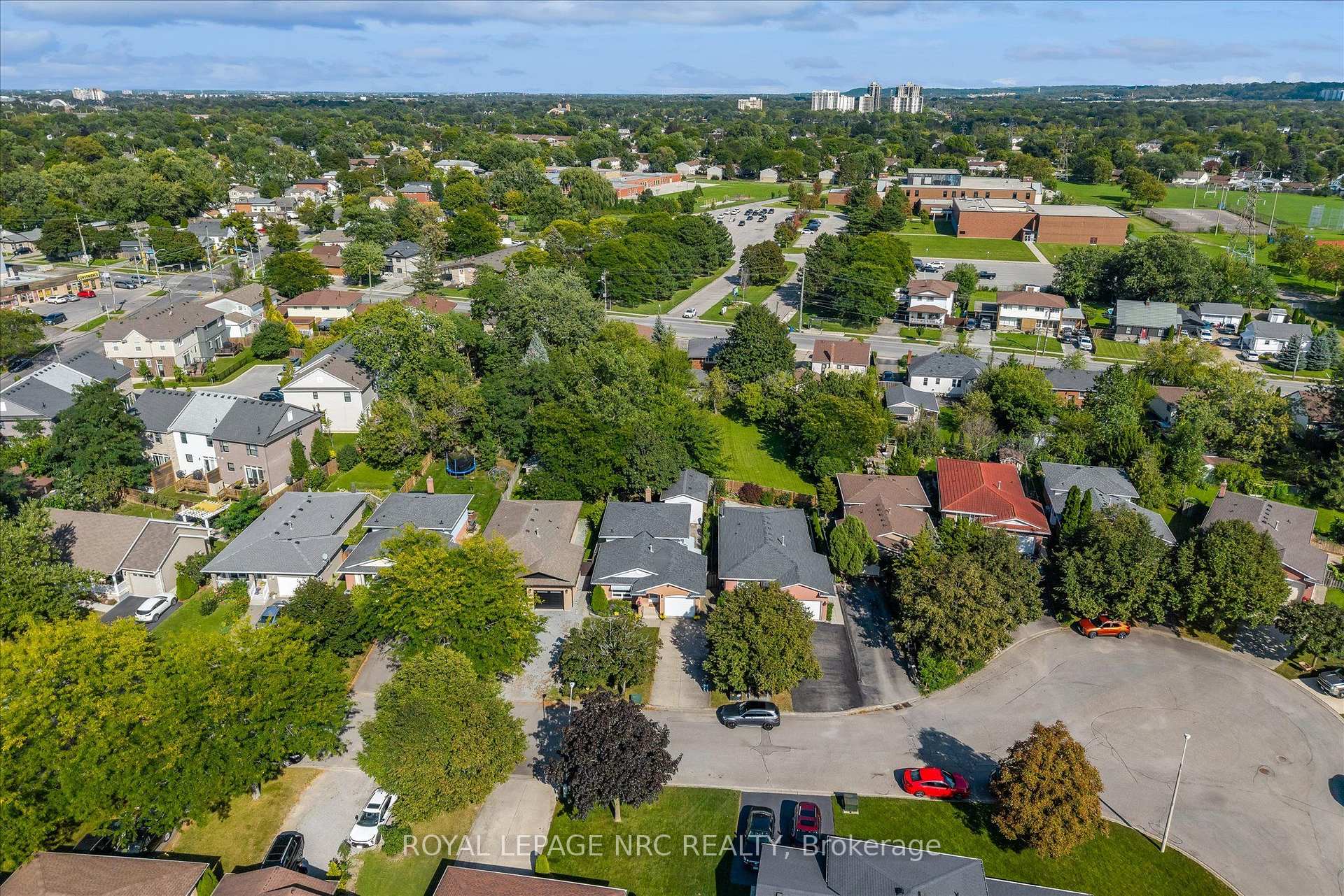 Photo 41 of 14 Andrea Drive, St. Catharines, Rykert/Vansickle — HOMEH