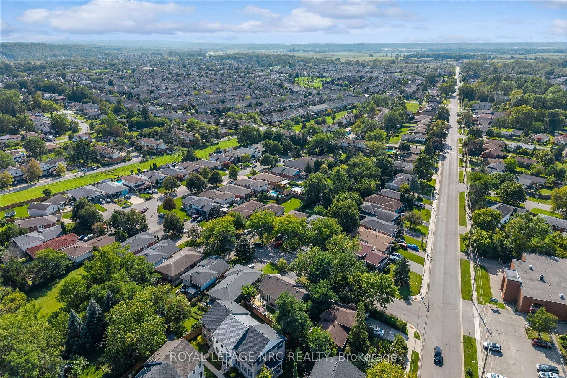 Photo 43 of 14 Andrea Drive, St. Catharines, Rykert/Vansickle — HOMEH