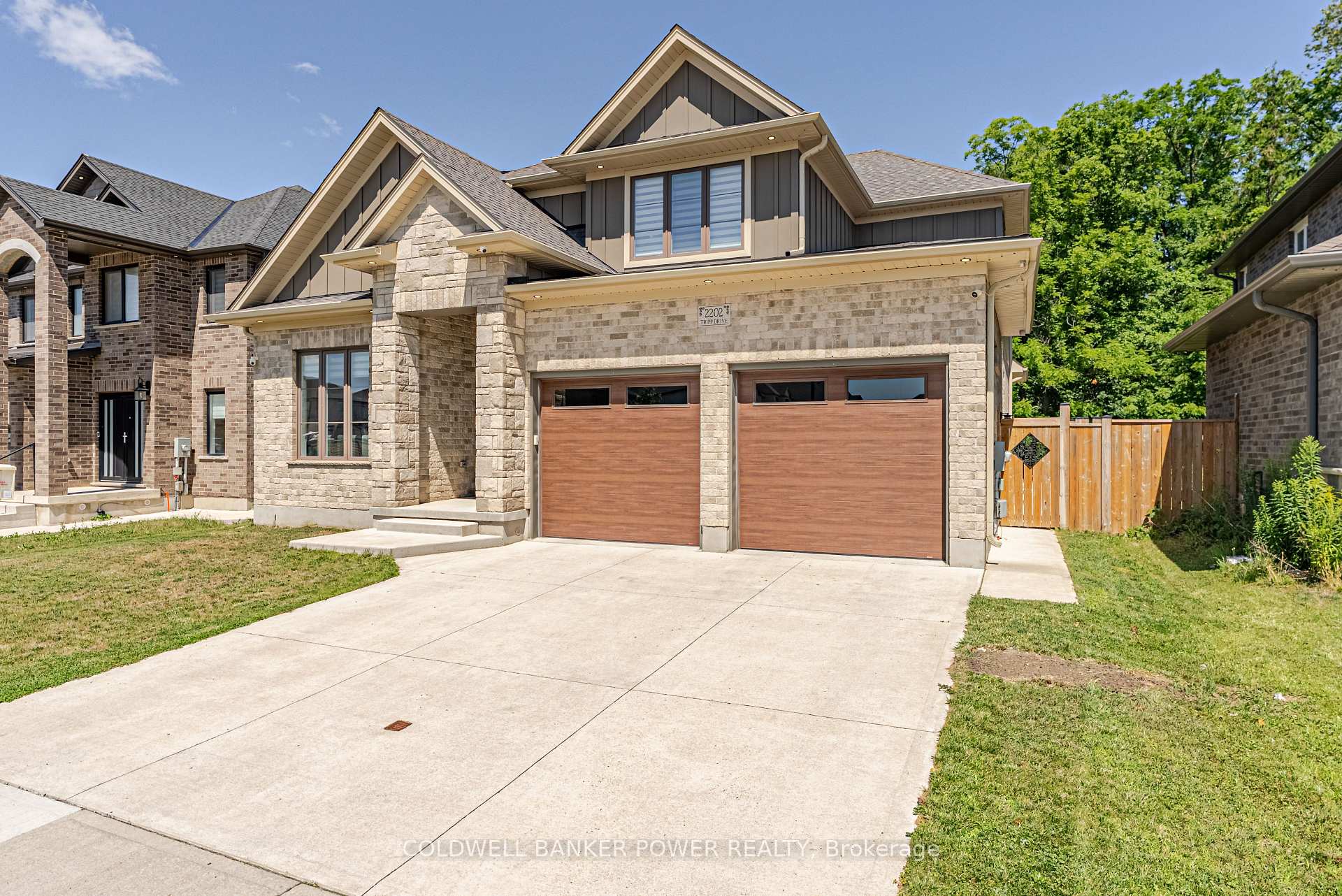 Photo 2 of 2202 Tripp Drive, London, South V — HOMEH