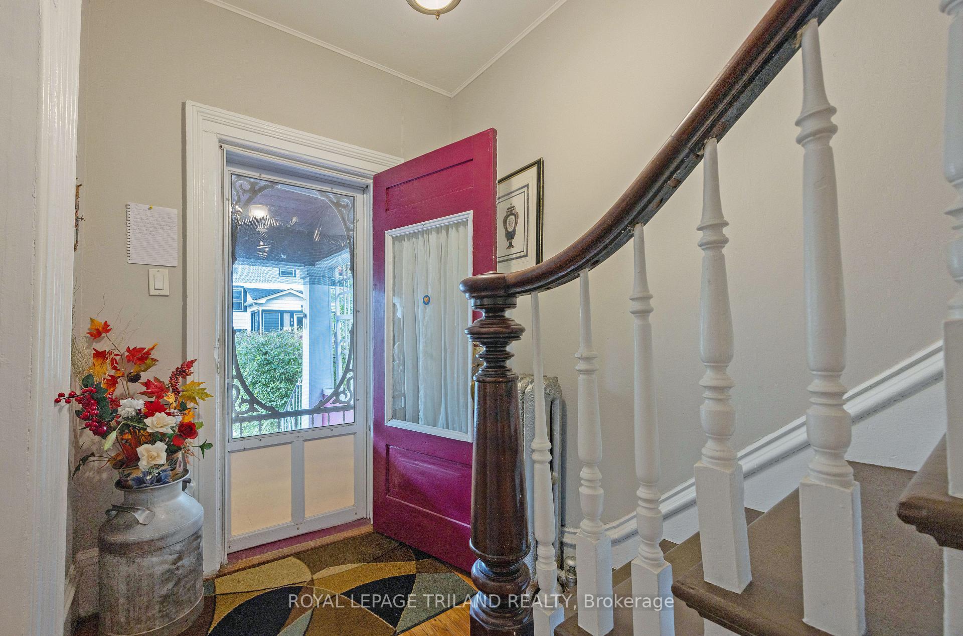Photo 4 of 59 Elizabeth Street, St. Thomas — HOMEH