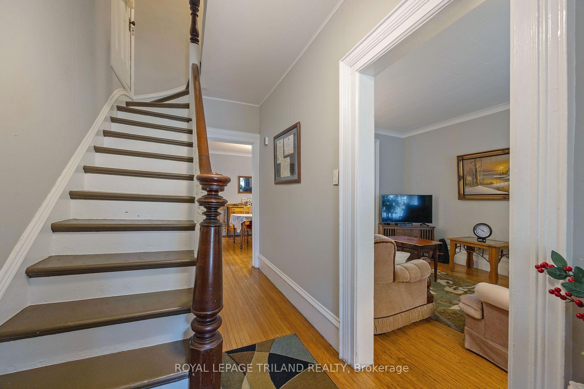 Photo 6 of 59 Elizabeth Street, St. Thomas — HOMEH
