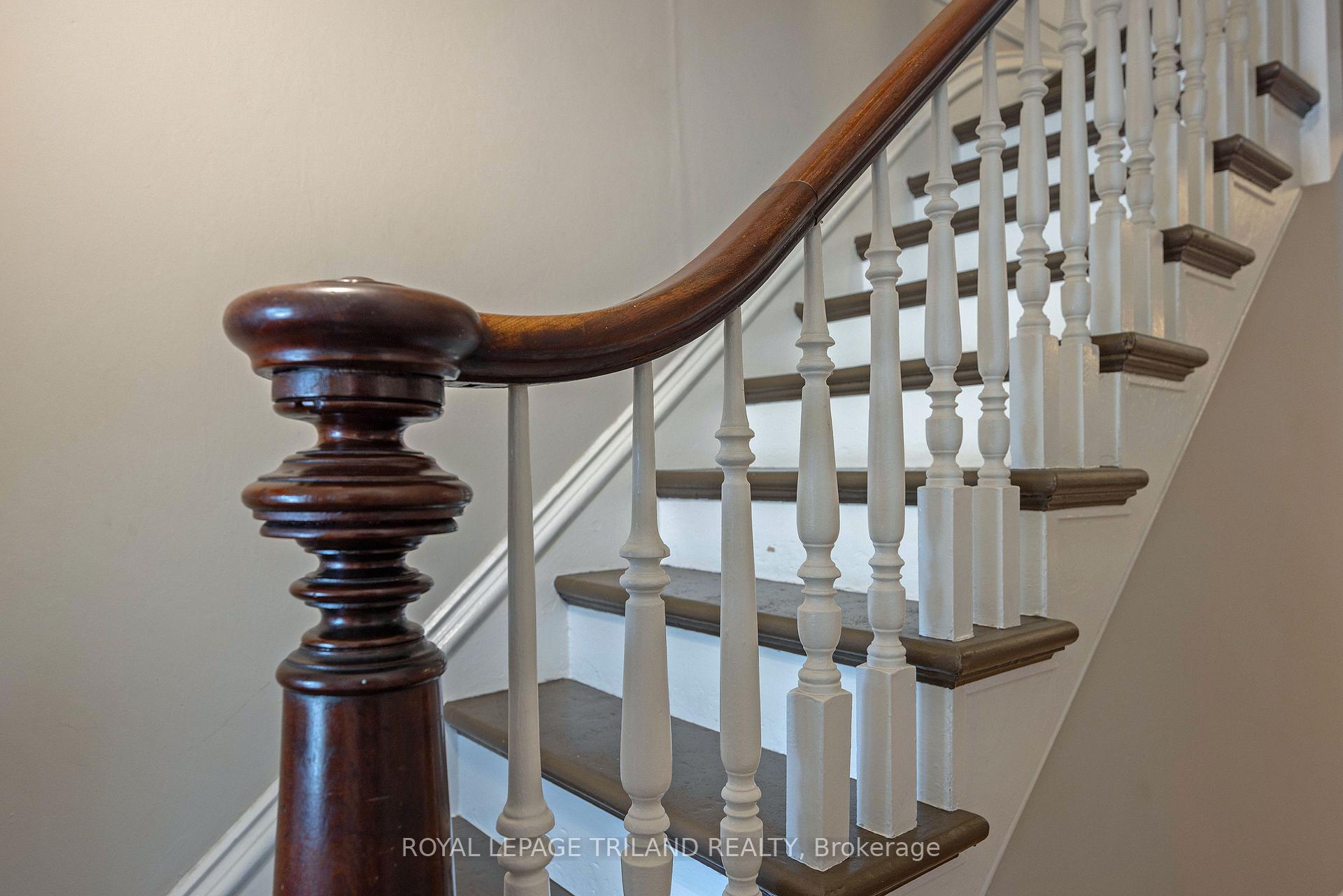 Photo 7 of 59 Elizabeth Street, St. Thomas — HOMEH