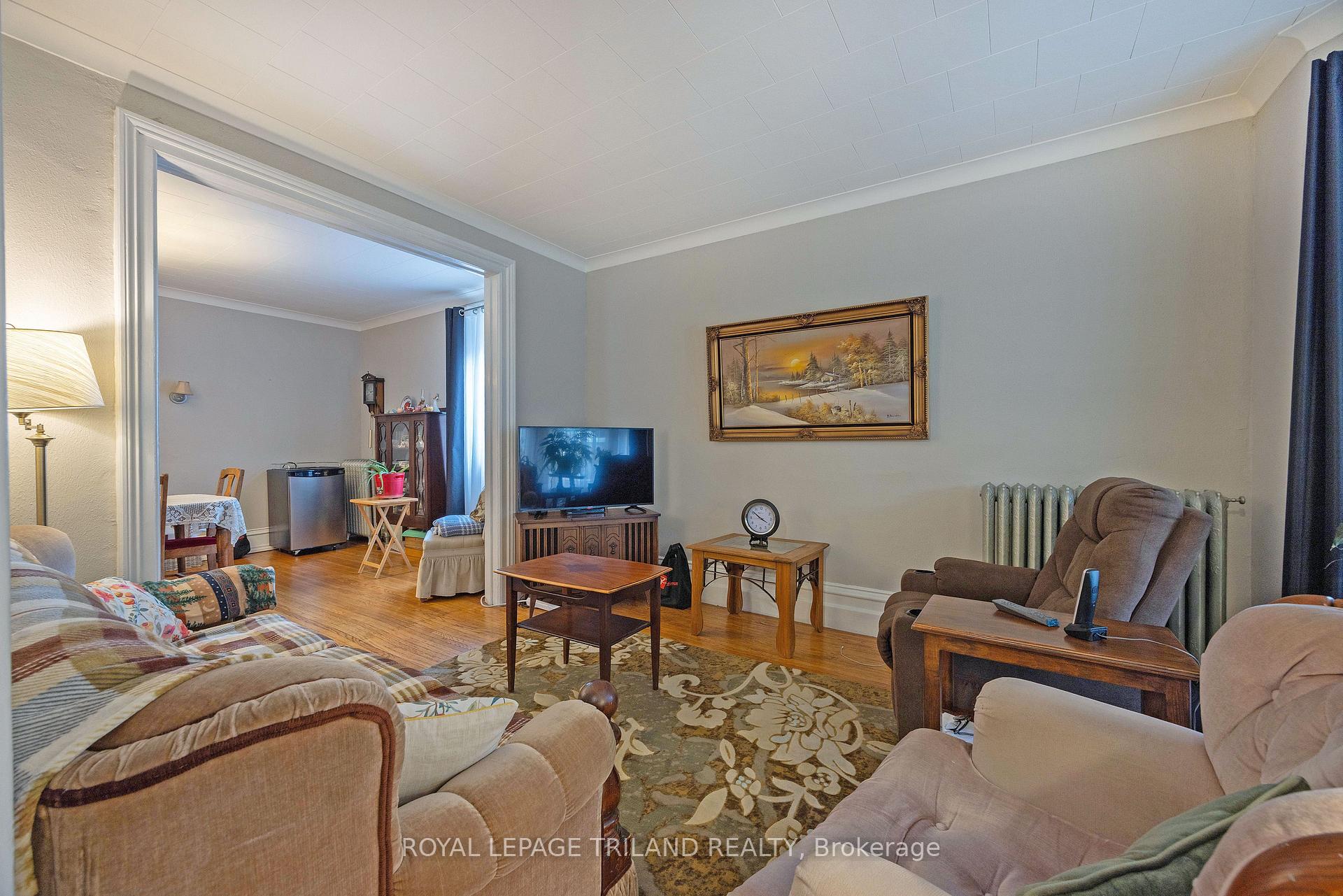 Photo 8 of 59 Elizabeth Street, St. Thomas — HOMEH