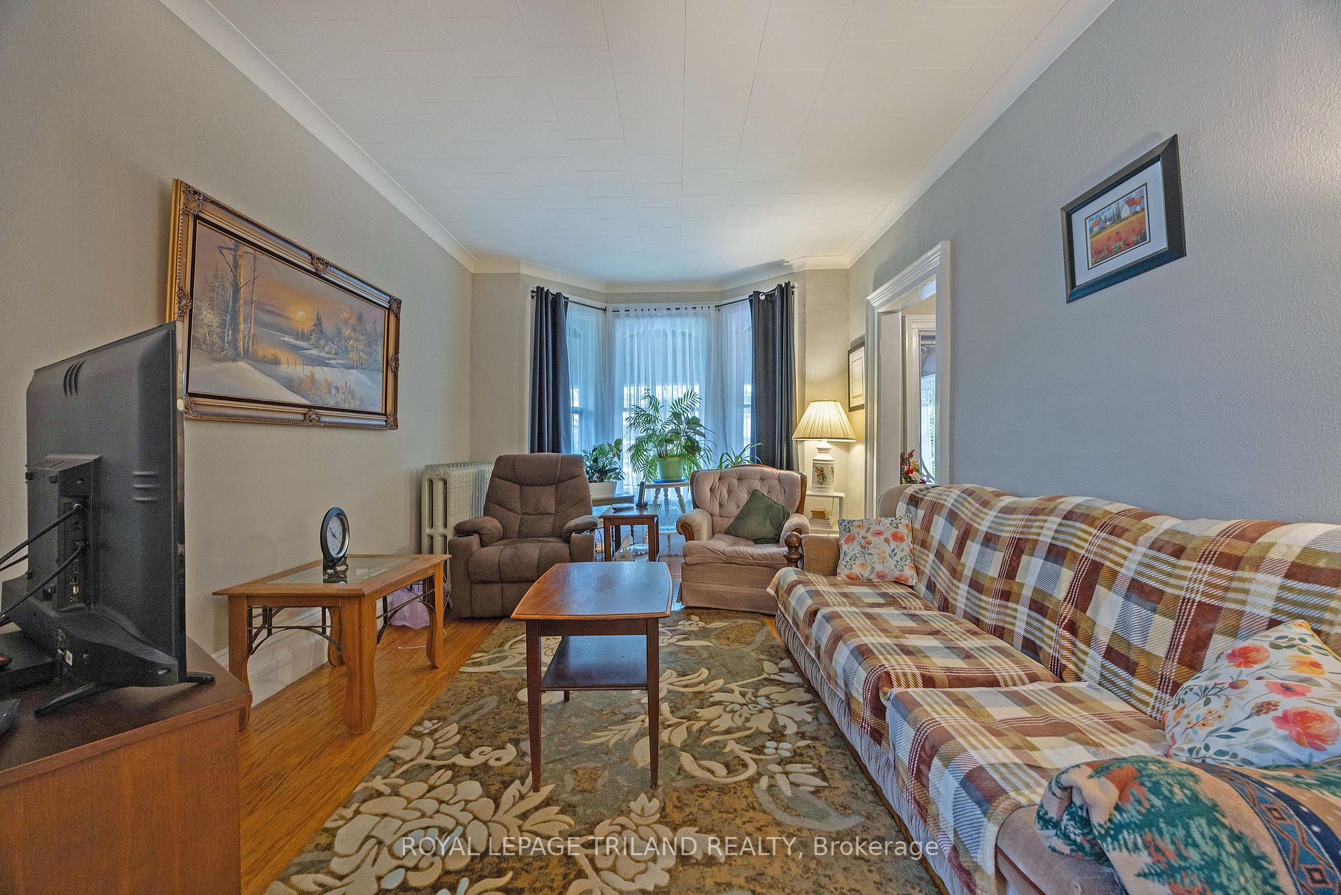 Photo 9 of 59 Elizabeth Street, St. Thomas — HOMEH