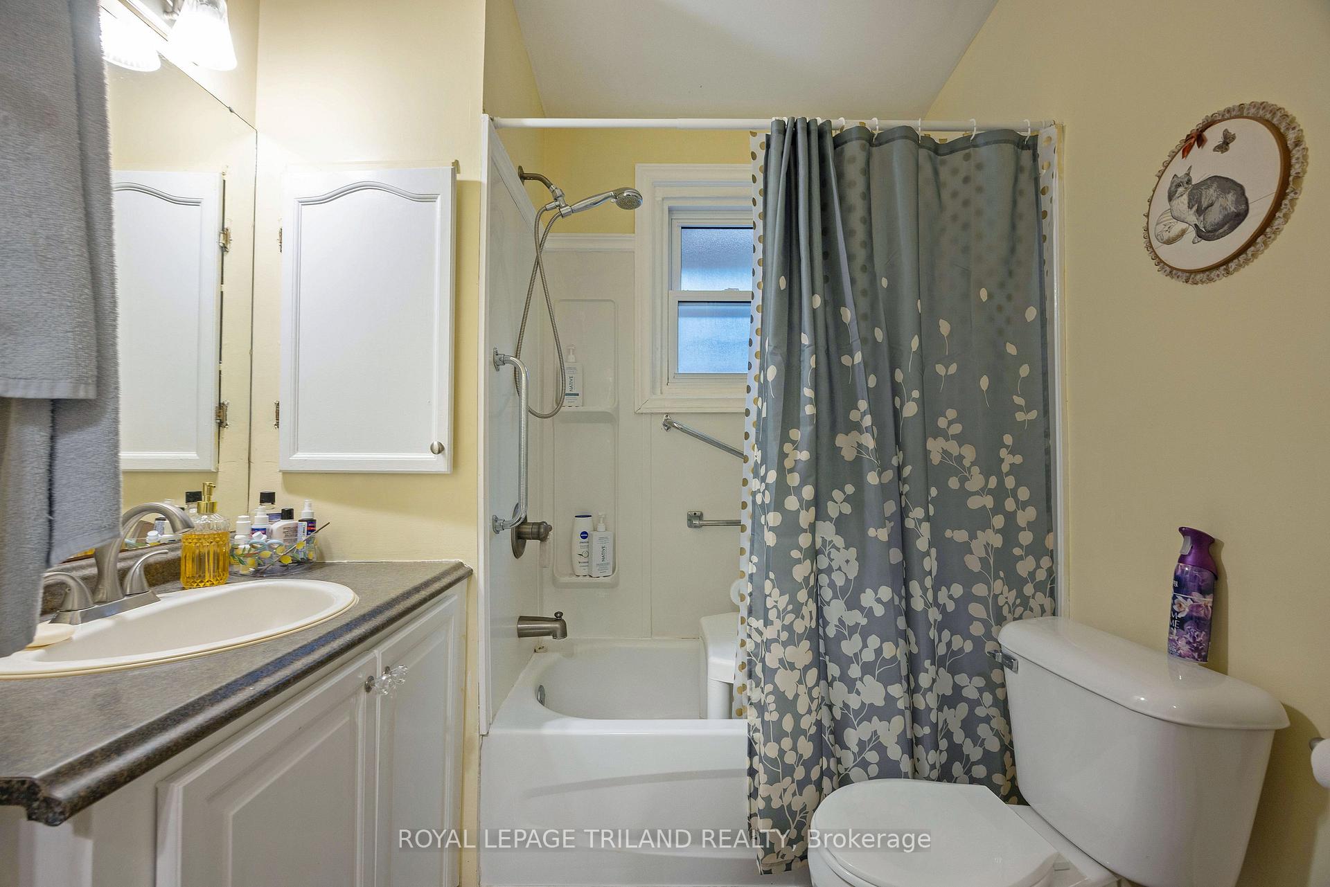 Photo 18 of 59 Elizabeth Street, St. Thomas — HOMEH