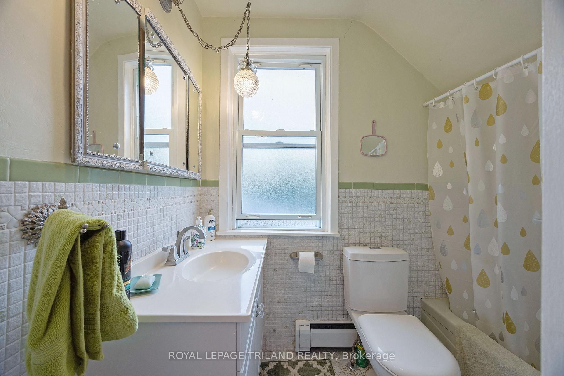 Photo 23 of 59 Elizabeth Street, St. Thomas — HOMEH