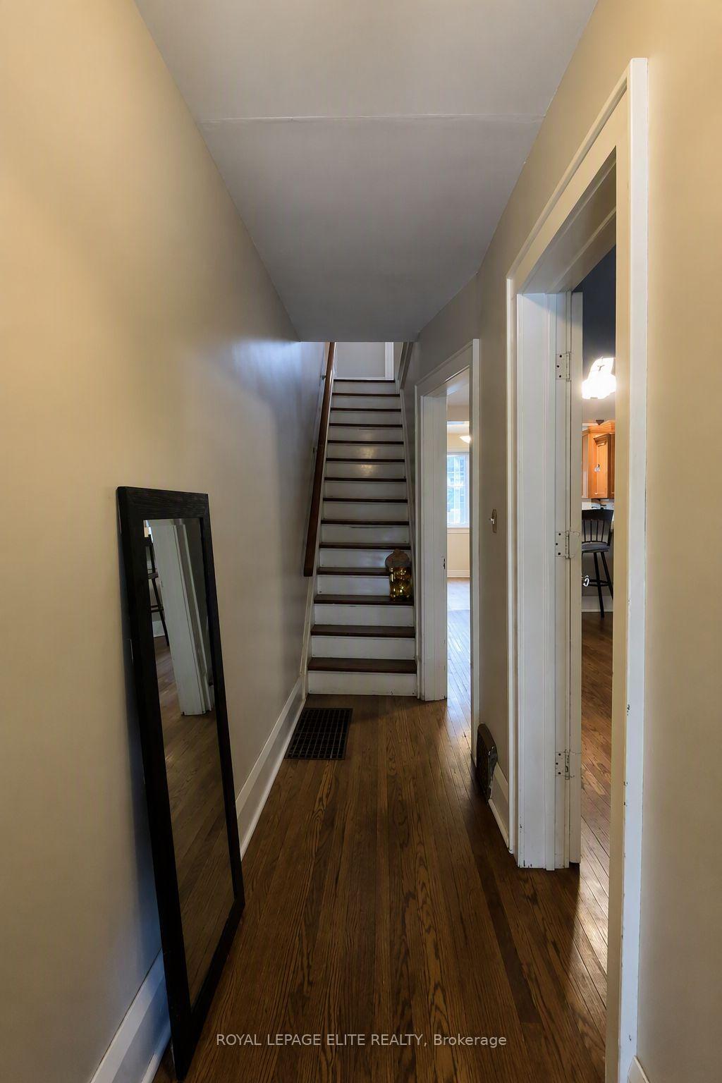 Photo 4 of 22 Inwood Avenue, Toronto, East York — HOMEH