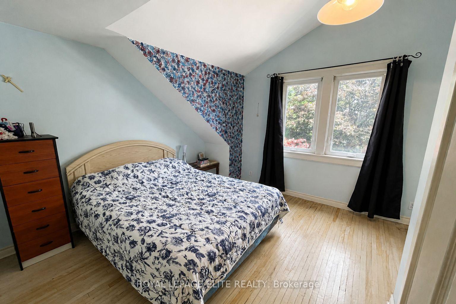 Photo 9 of 22 Inwood Avenue, Toronto, East York — HOMEH