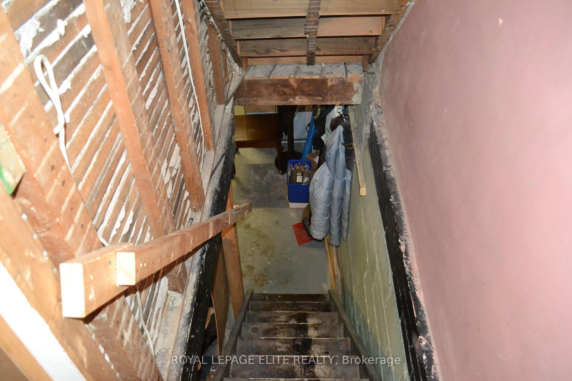 Photo 14 of 22 Inwood Avenue, Toronto, East York — HOMEH