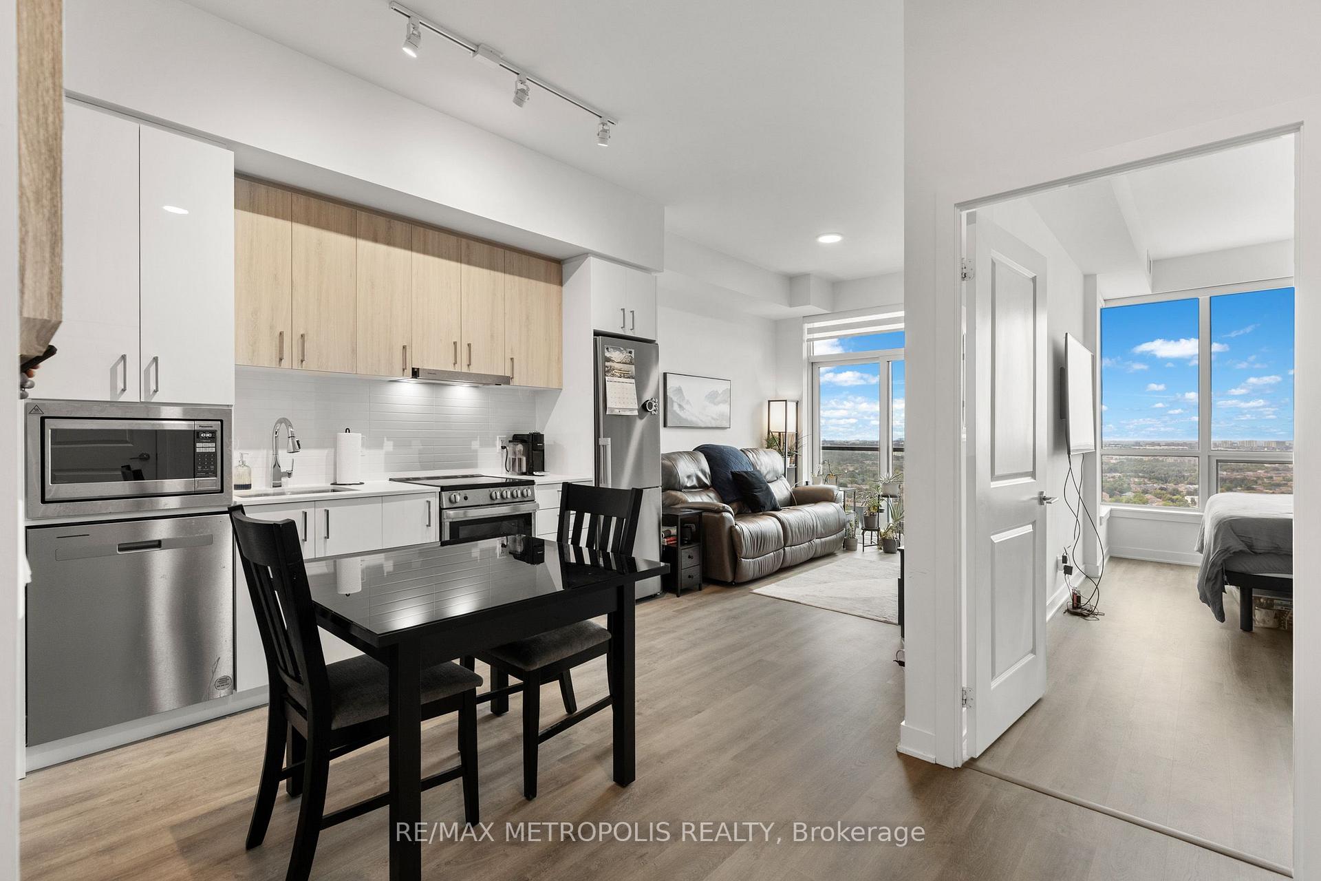Photo 6 of Unit 2504, 30 Upper Mall Way, Vaughan, Brownridge — HOMEH