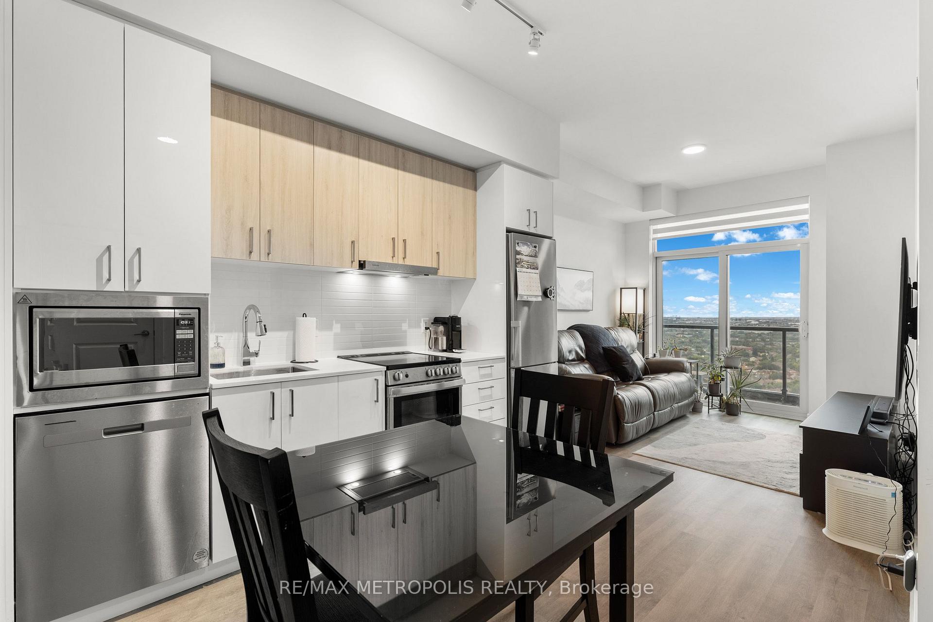 Photo 7 of Unit 2504, 30 Upper Mall Way, Vaughan, Brownridge — HOMEH