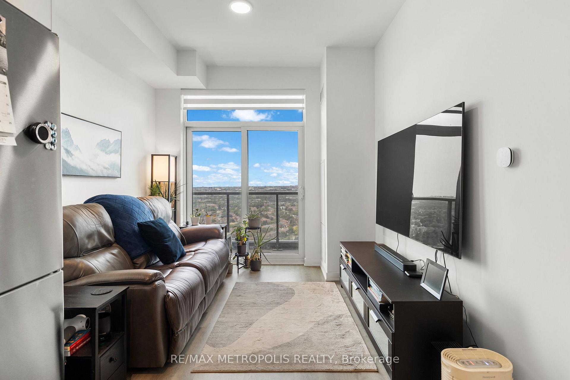 Photo 9 of Unit 2504, 30 Upper Mall Way, Vaughan, Brownridge — HOMEH