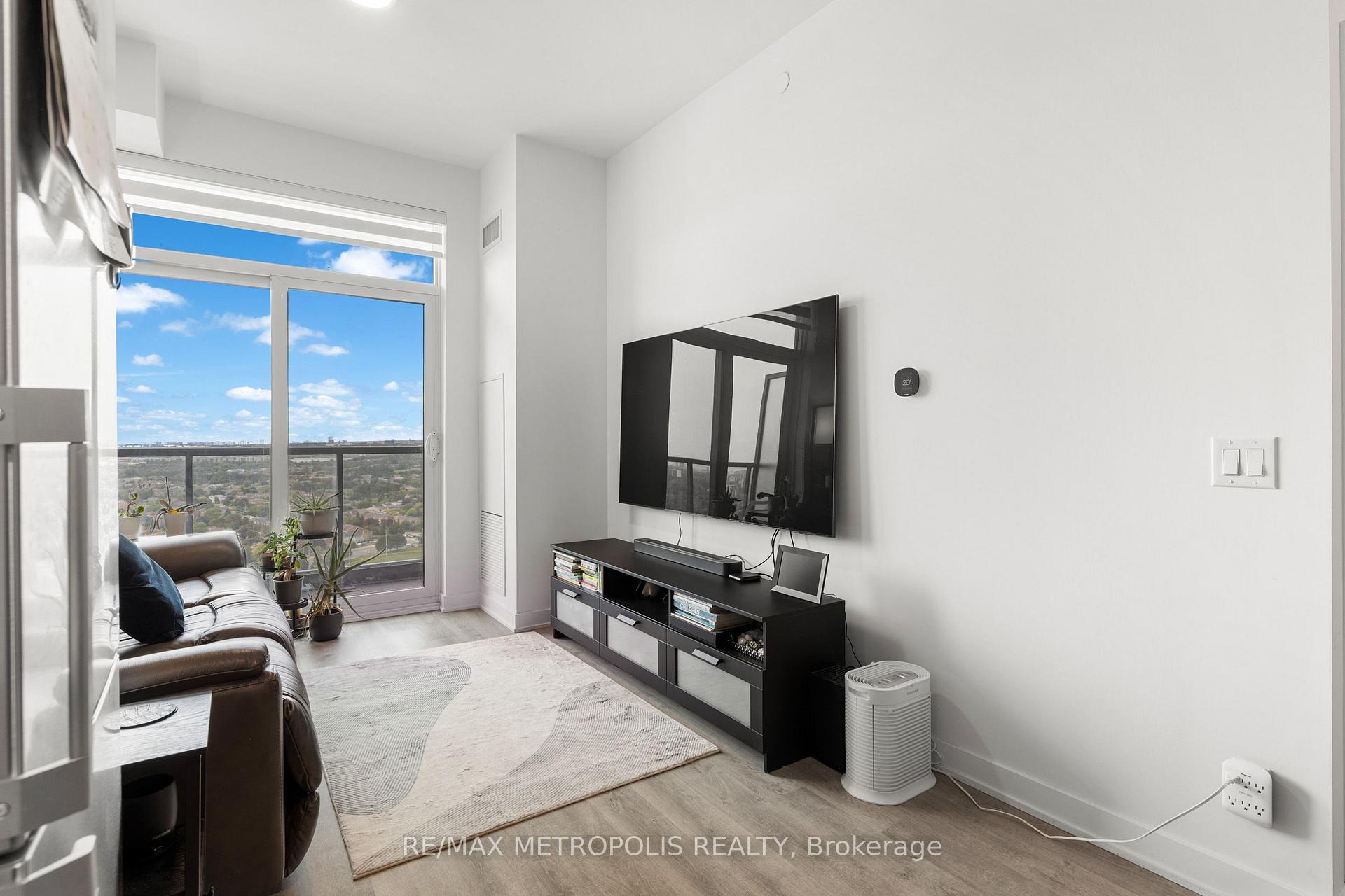 Photo 12 of Unit 2504, 30 Upper Mall Way, Vaughan, Brownridge — HOMEH