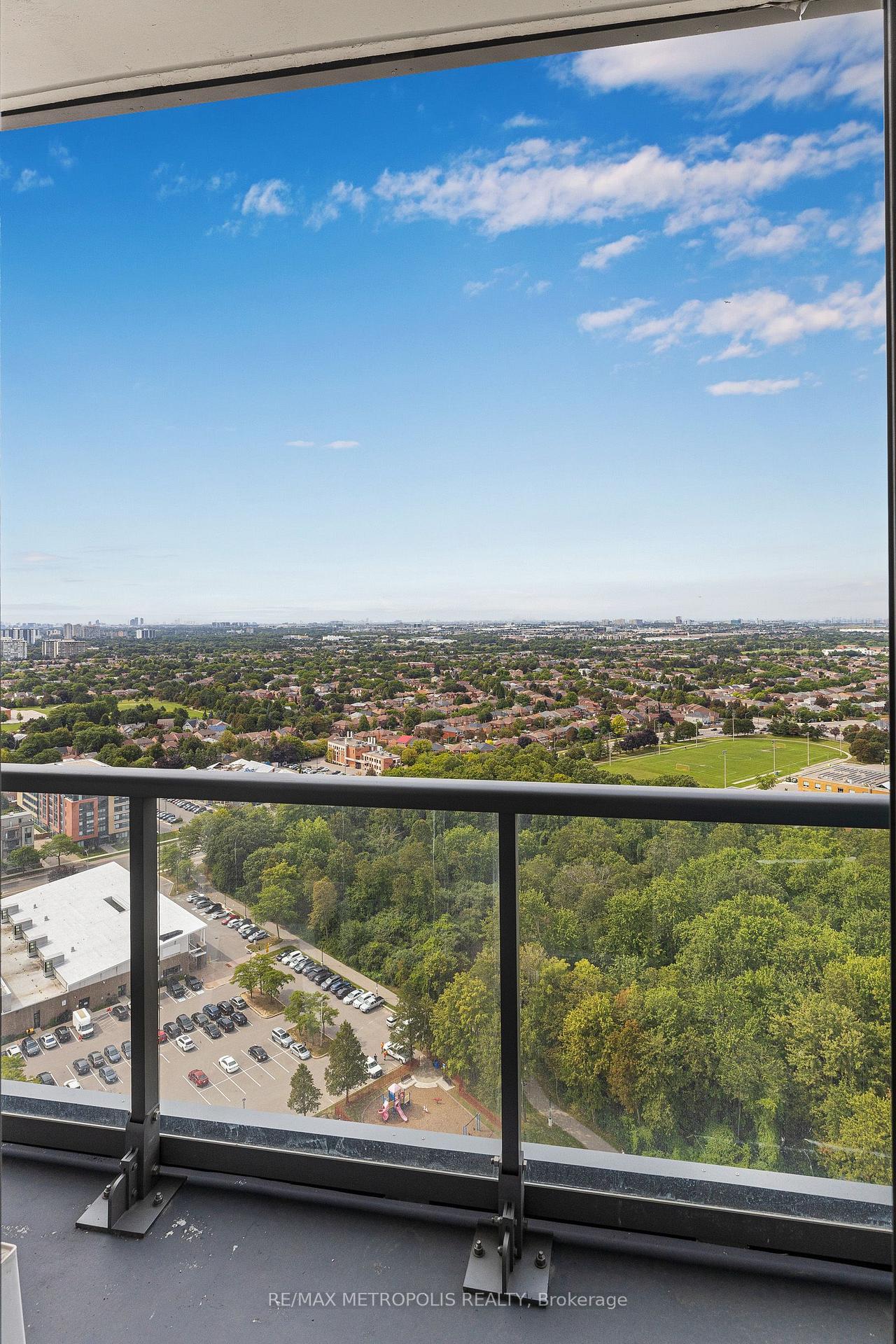 Photo 13 of Unit 2504, 30 Upper Mall Way, Vaughan, Brownridge — HOMEH