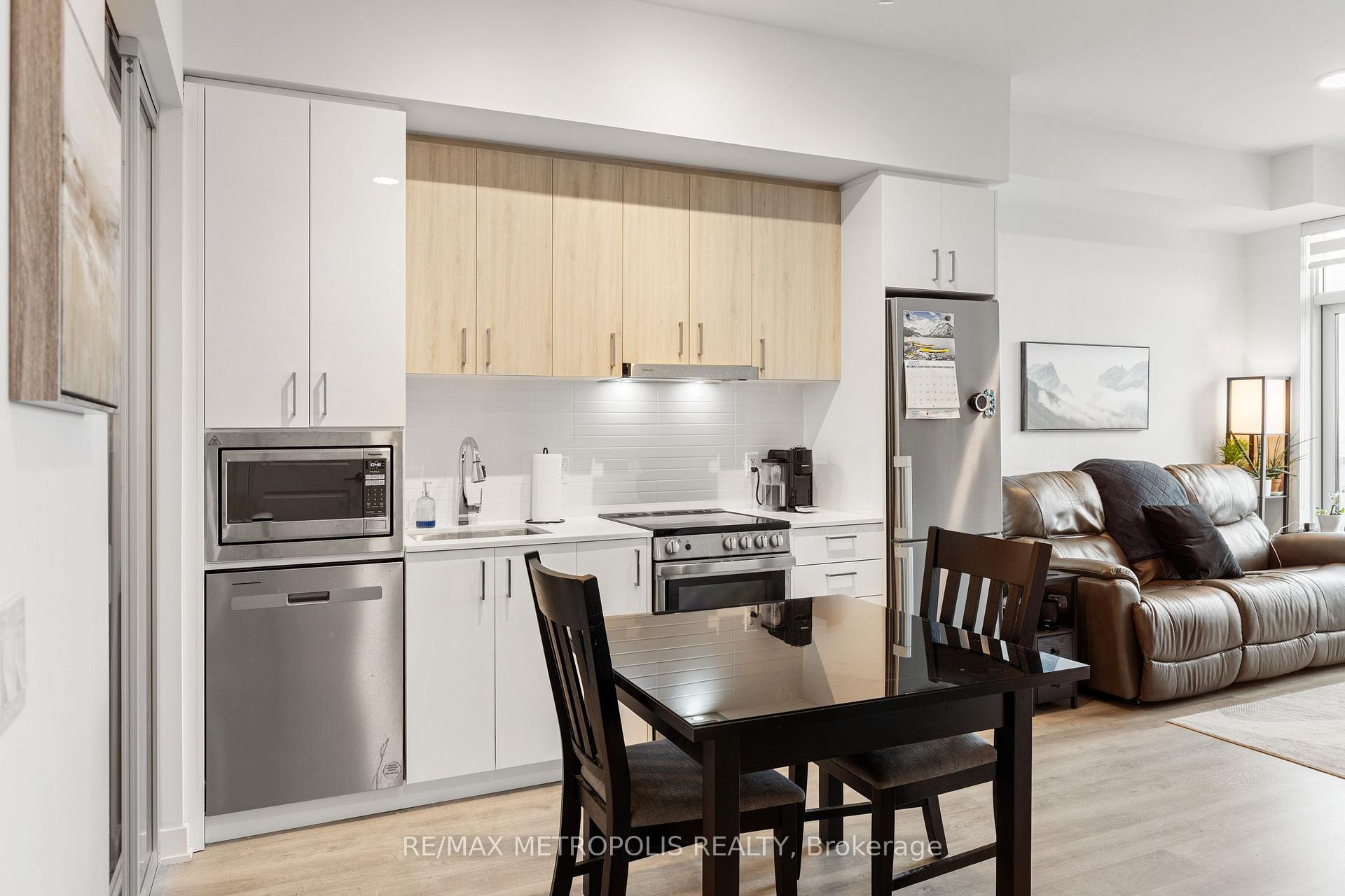 Photo 15 of Unit 2504, 30 Upper Mall Way, Vaughan, Brownridge — HOMEH