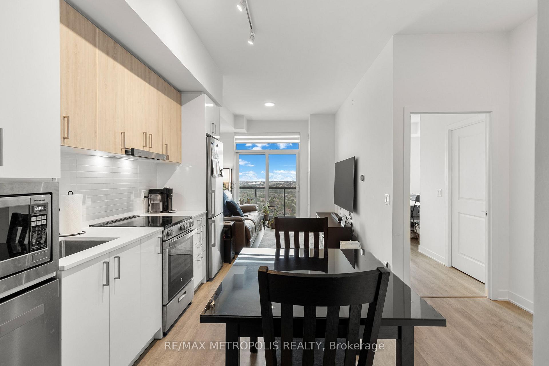 Photo 17 of Unit 2504, 30 Upper Mall Way, Vaughan, Brownridge — HOMEH