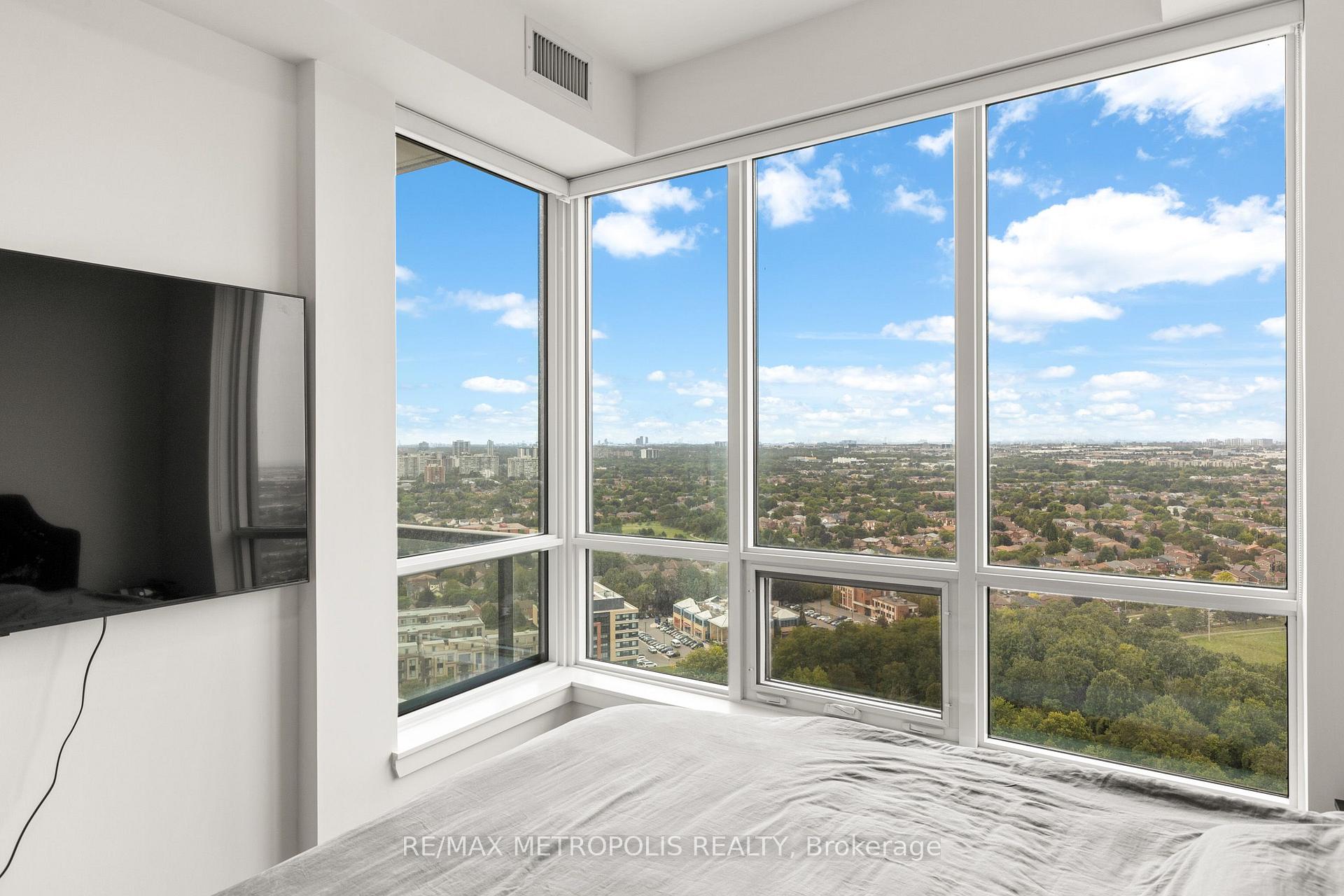Photo 23 of Unit 2504, 30 Upper Mall Way, Vaughan, Brownridge — HOMEH